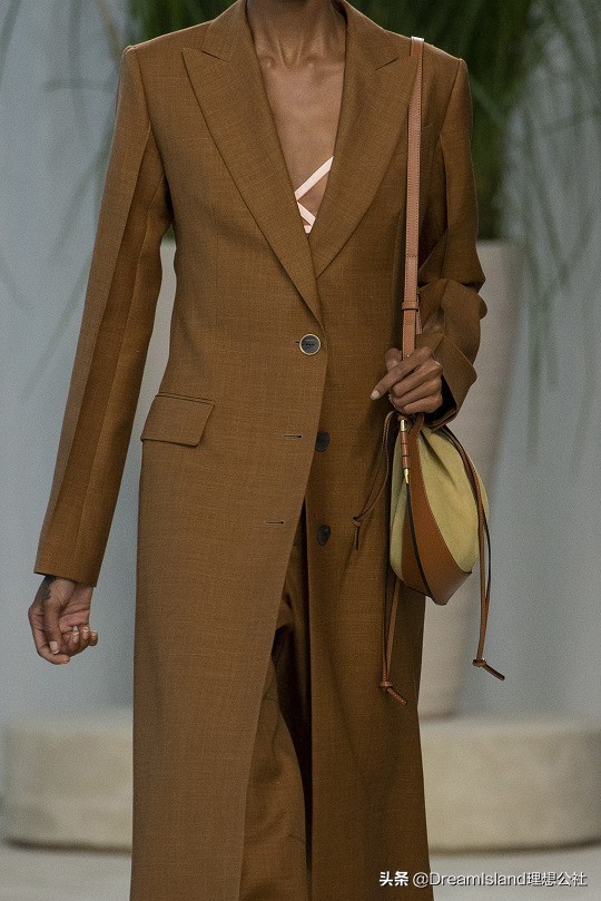 loewe黑色马鞍包,新包蔻驰