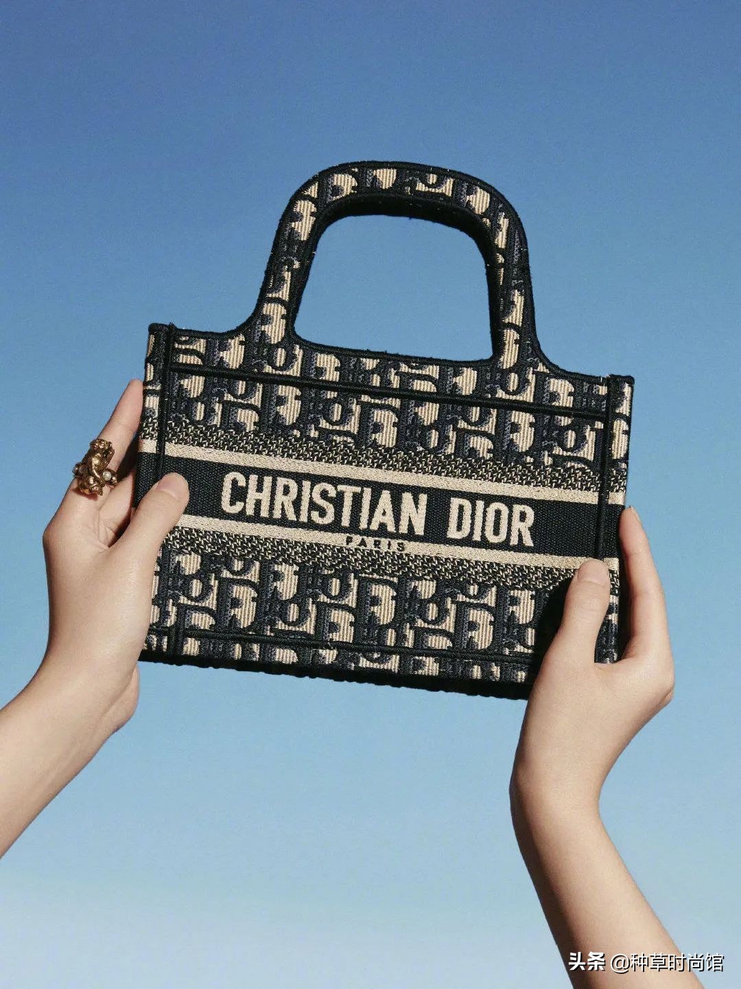 2021年爆款包包男,2021年什么品牌包包性价比高