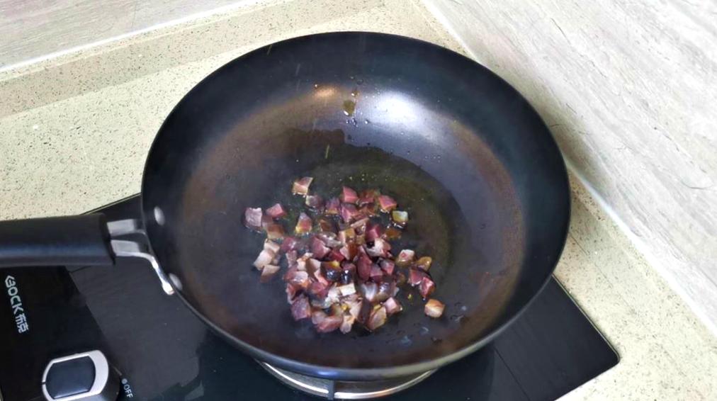 毛豆怎么炒好吃又简单的做法,毛豆米和什么菜炒在一起最好吃