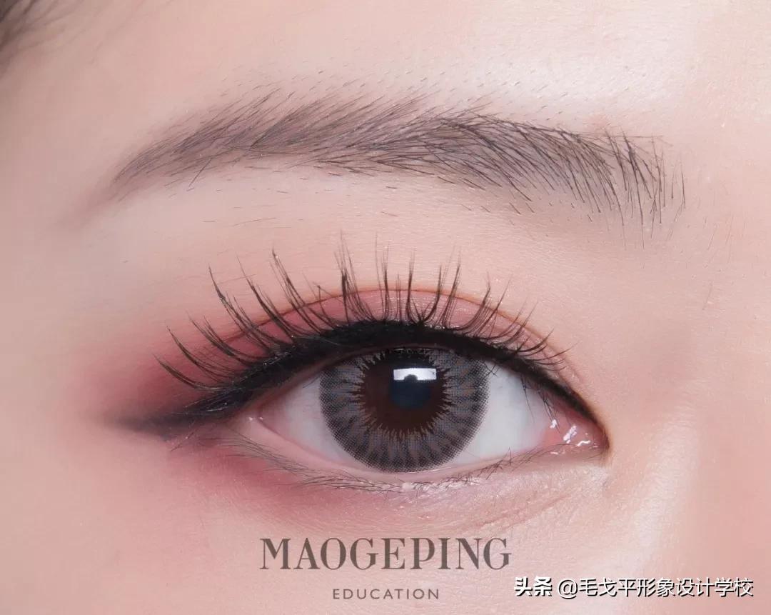 眼妆怎么画眉毛不显精致,眼妆初学者画眉教程