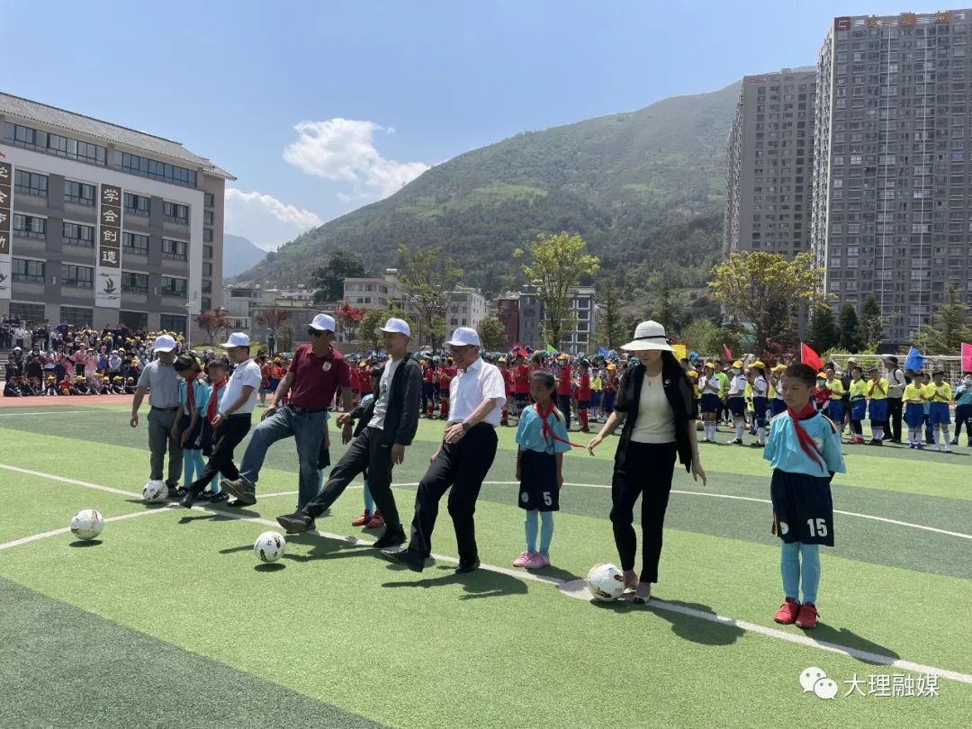 昆明17届青少年足球啦啦操比赛,大理市青少年足球比赛