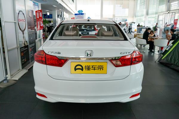 锋范属于a0级家轿吗,本田锋范型动版和舒适版区别