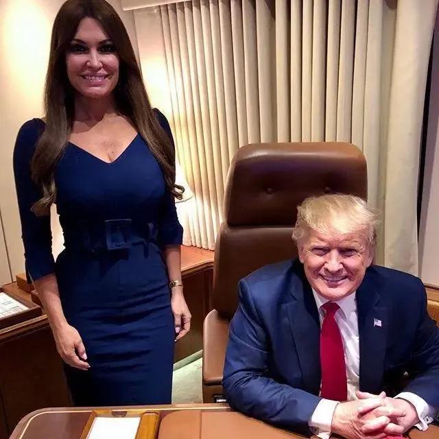 揭秘特朗普的准儿媳 (特朗普夫人最新着装)