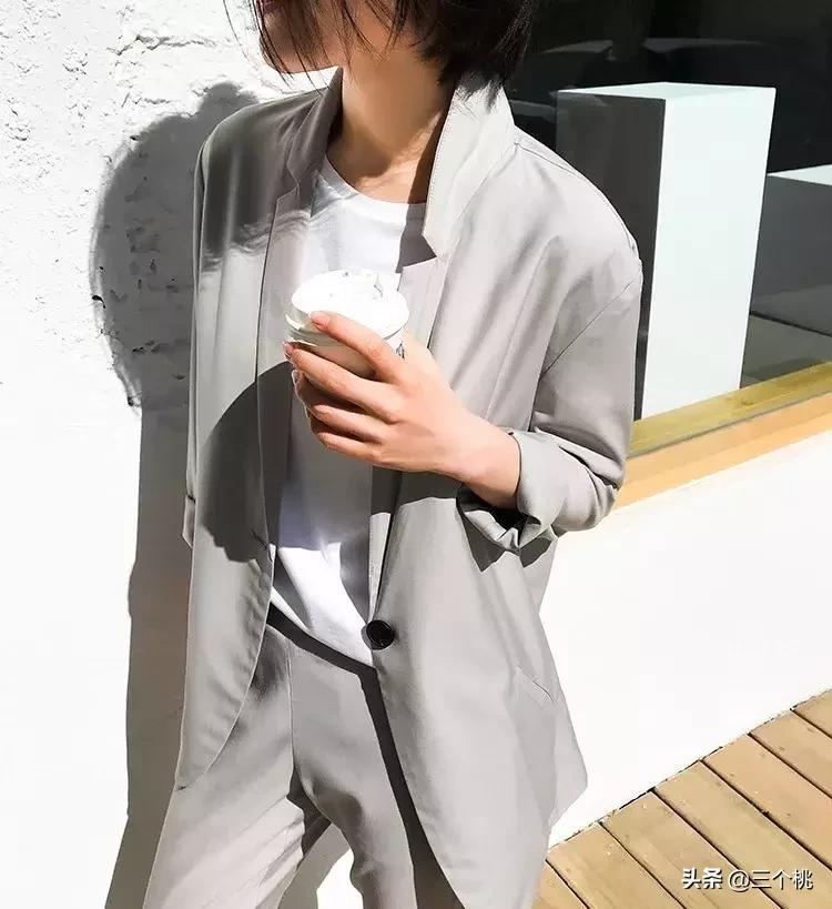 风衣、西装、花裙子……春天来了，这10件值得买！‖桃子购物车