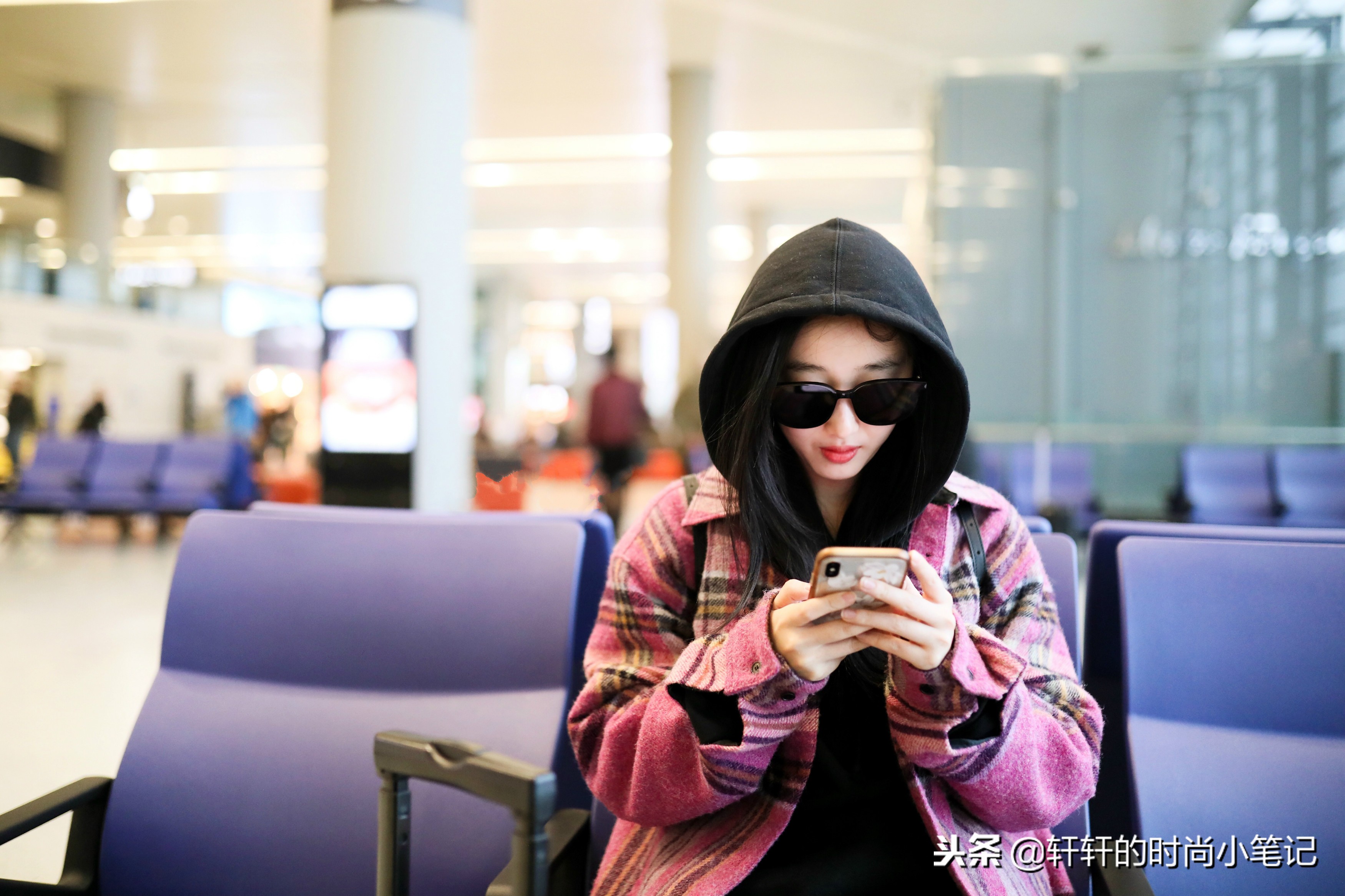 蒋梦婕粉色上衣,蒋梦婕穿粉色外套