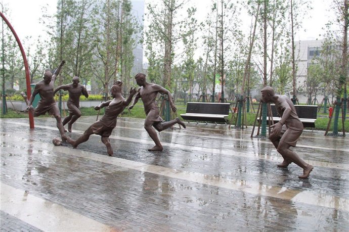 踢足球的好处有哪些,踢足球的好处和危害