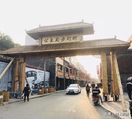 呼和浩特夜市809美食街,内蒙古呼和浩特的特色美食