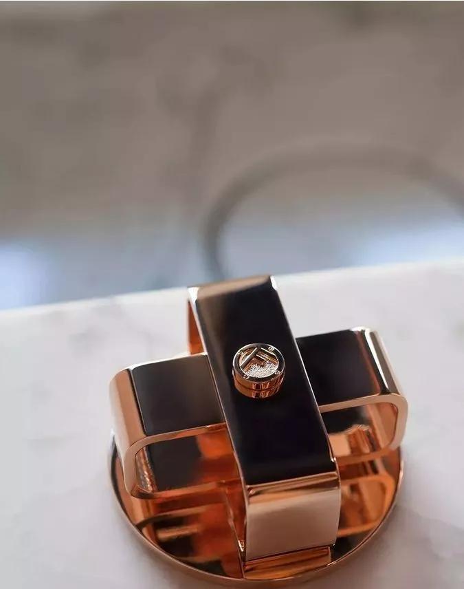 橱柜台面用大理石好还是石英石好,橱柜大理石台面宽度标准