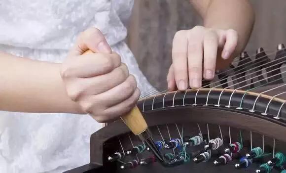 古筝的和弦和分解和弦的教学视频,古筝用调音器调弦的正确方法