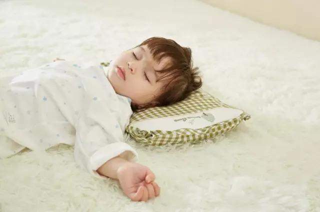 宝宝枕头太软好不好,宝宝枕头低的危害