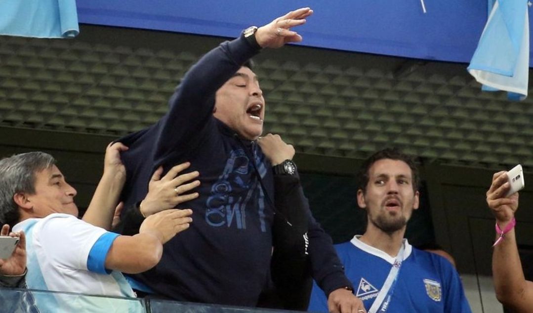 梅罗做到了足球的极致，但马拉多纳超越了足球