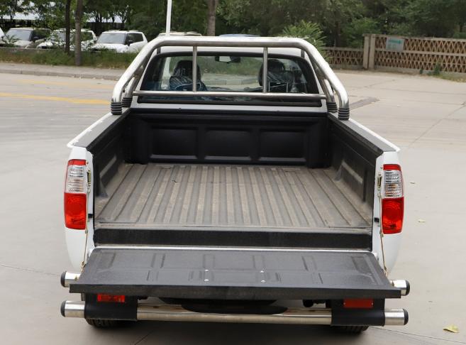 中兴皮卡威虎下乡版,中兴威虎皮卡2.5t柴油四驱数据