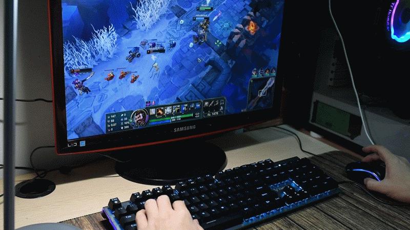 自从用了机械键盘就再也用不回电容胶了