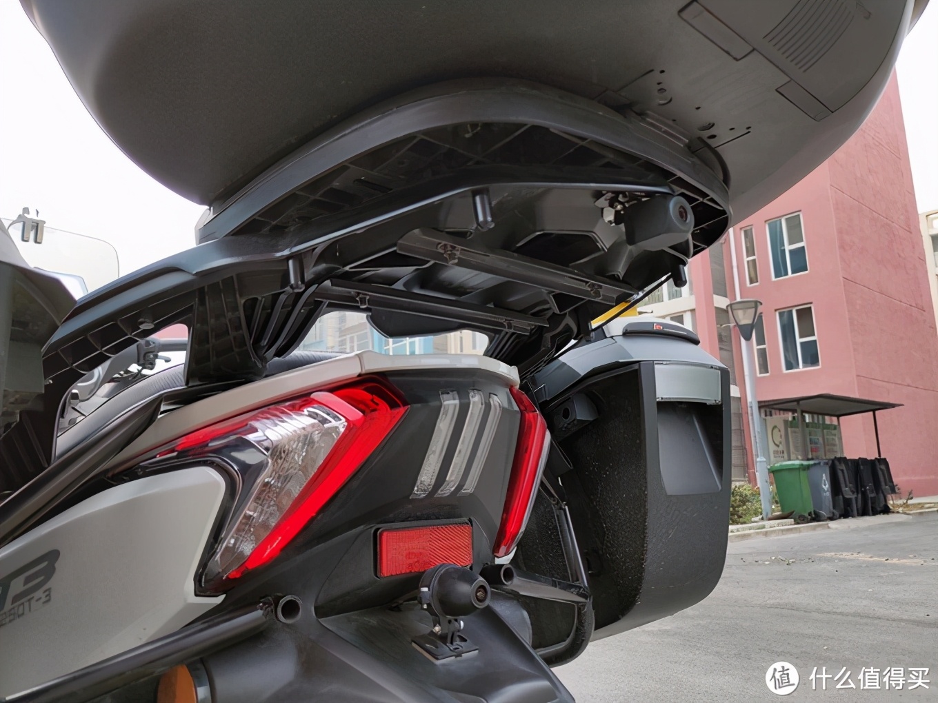 摩托车跑车改电动后视镜,流媒体后视镜改摩托车专用