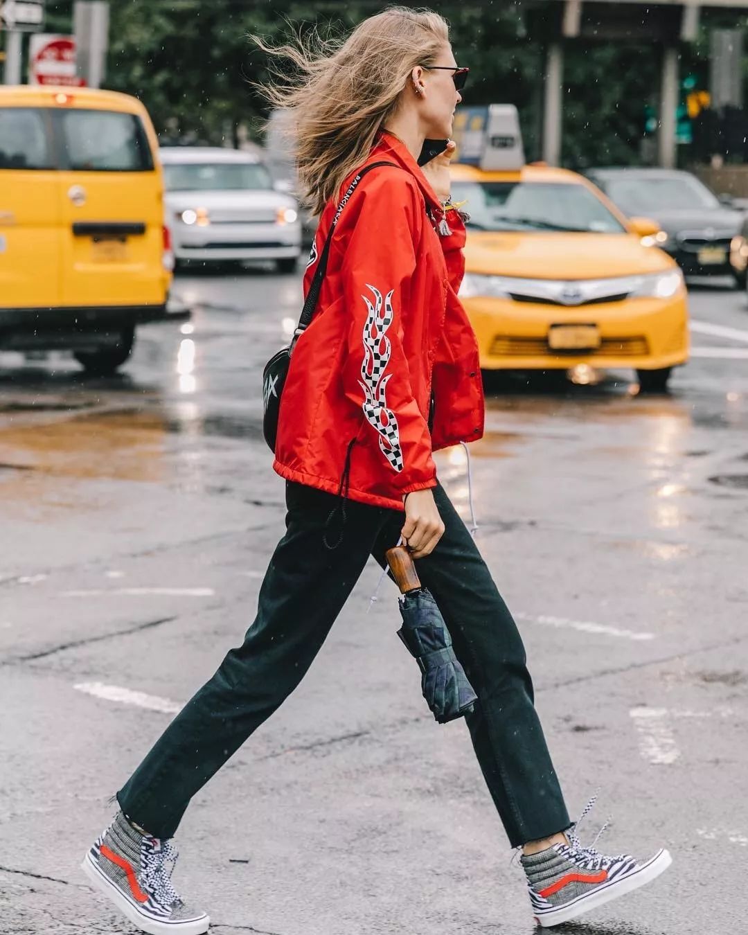 毛衣裤子显瘦款,直筒裤和阔腿裤哪个显高显瘦