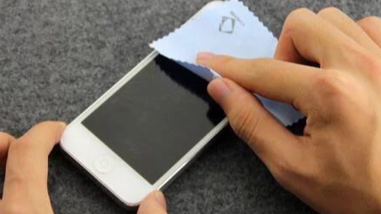 手机屏幕脏了可以用纸擦吗,手机屏幕太脏用什么擦才比较干净