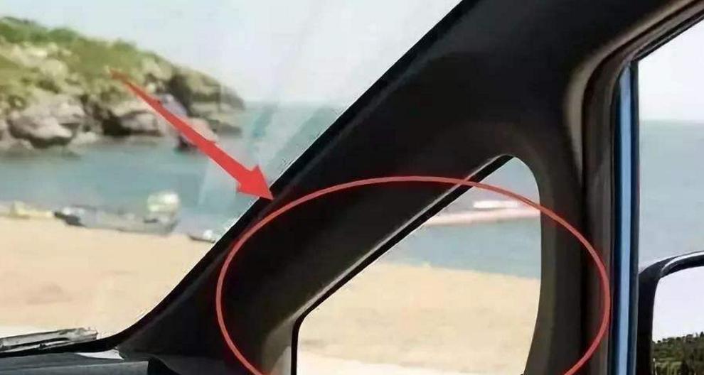 钥匙锁车里砸哪块玻璃最便宜,车钥匙掉了砸哪一个玻璃比较划算