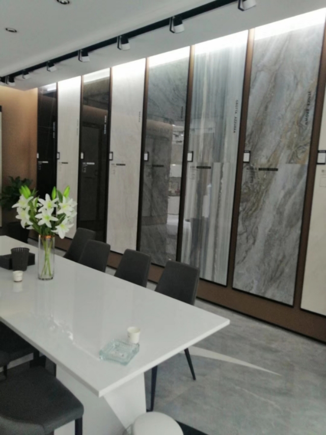 带花纹的瓷砖好,带logo的瓷砖会不会靠谱点