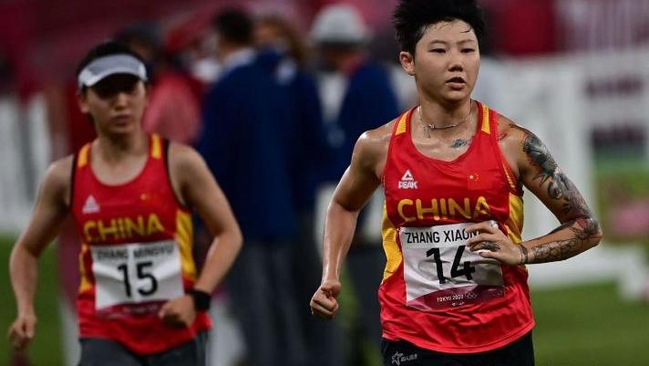 巴西男足奥运夺冠领奖服,巴西男足不穿匹克领奖服事件