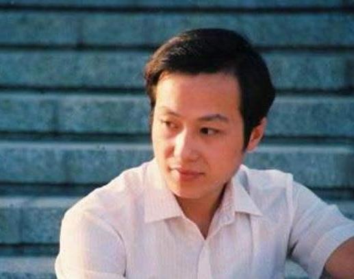 罗京去世后现在主持人是谁,央视主持人罗京去世11年妻子改嫁