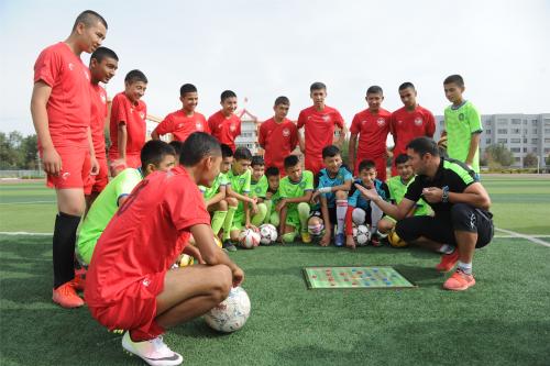 栽跟头却不知栽在哪，男足不是萌萌哒，而是懵懵的