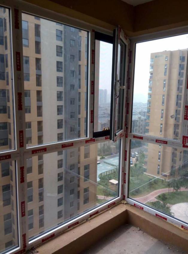 阳台封窗隔音最新款式,封阳台玻璃顶隔音的最佳方案