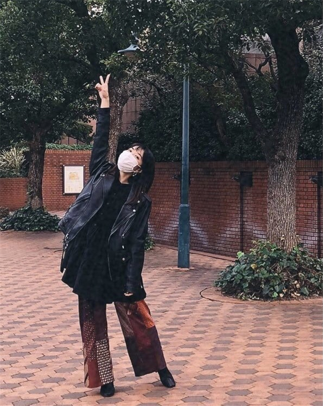 过了40岁的女人多穿些休闲装舒适,40岁适合穿哪种衣服时尚减龄大气