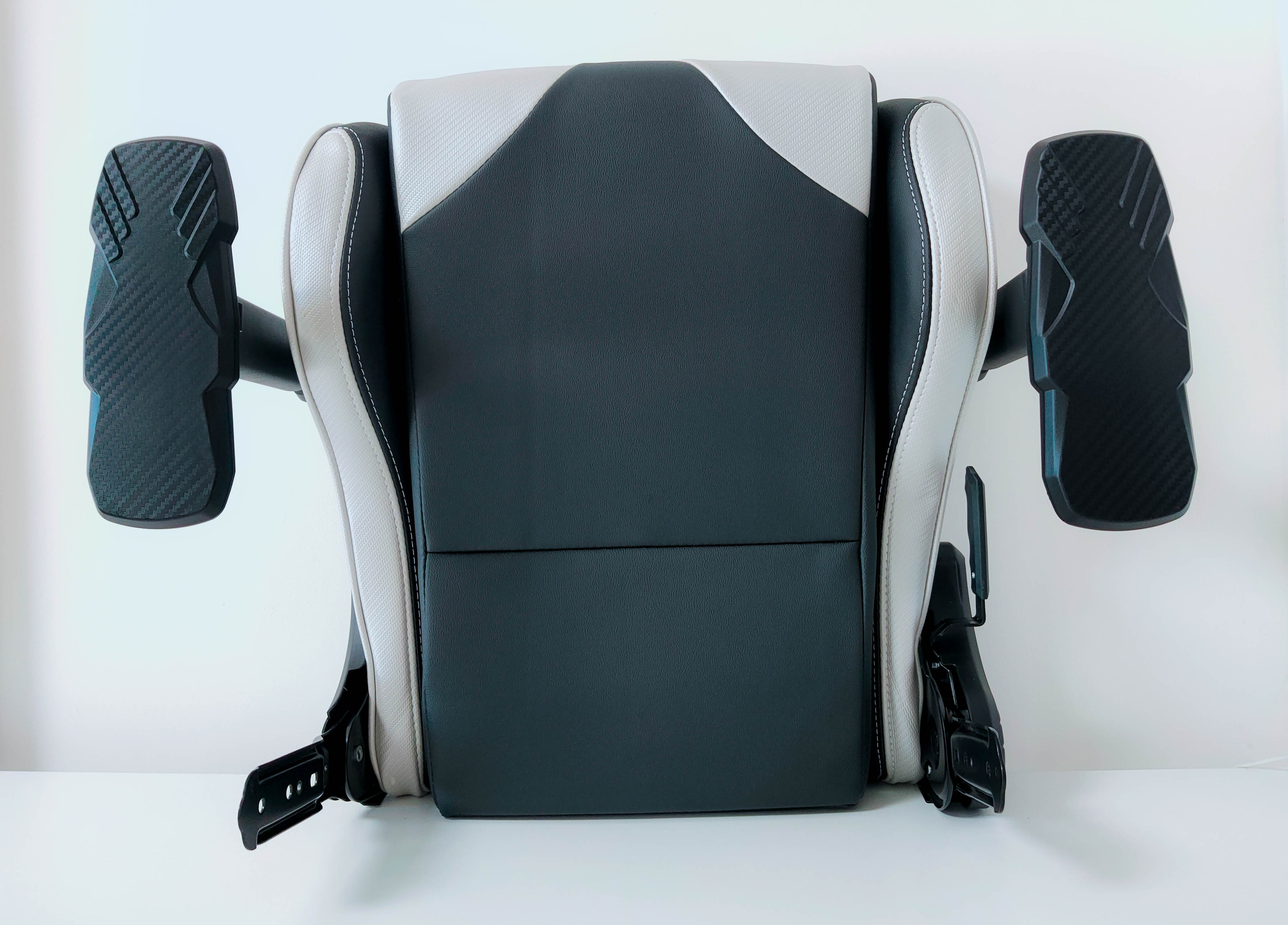 与高达、蝙蝠侠组队，ikbc机械键盘+安德斯特电竞椅套装评测