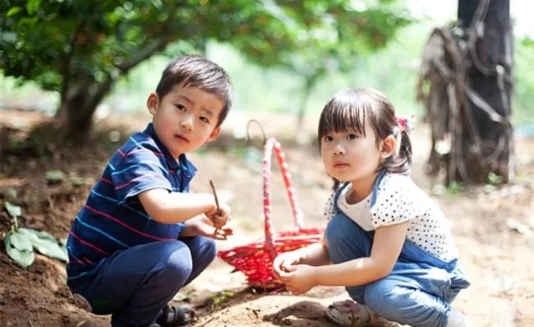 小孩玩脏了该怎么办,不要害怕孩子玩得脏