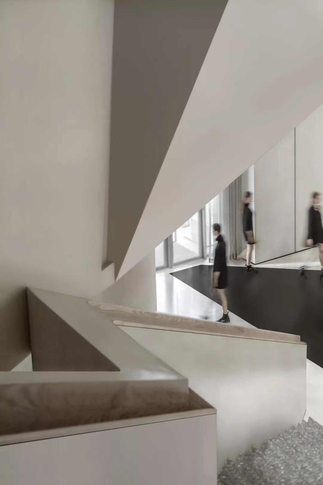 保利房产为什么都挺豪华的,保利楼盘地段为什么这么好