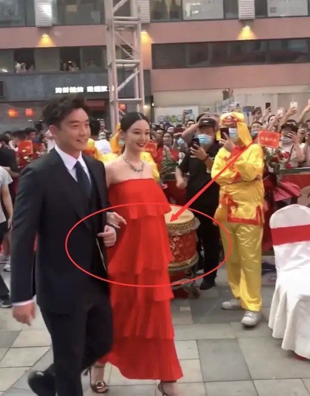 苗苗和郑恺拍跑男哪集,苗苗和郑恺录跑男