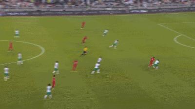 复盘国足2-3沙特，中国足球依然得靠“巴西族”