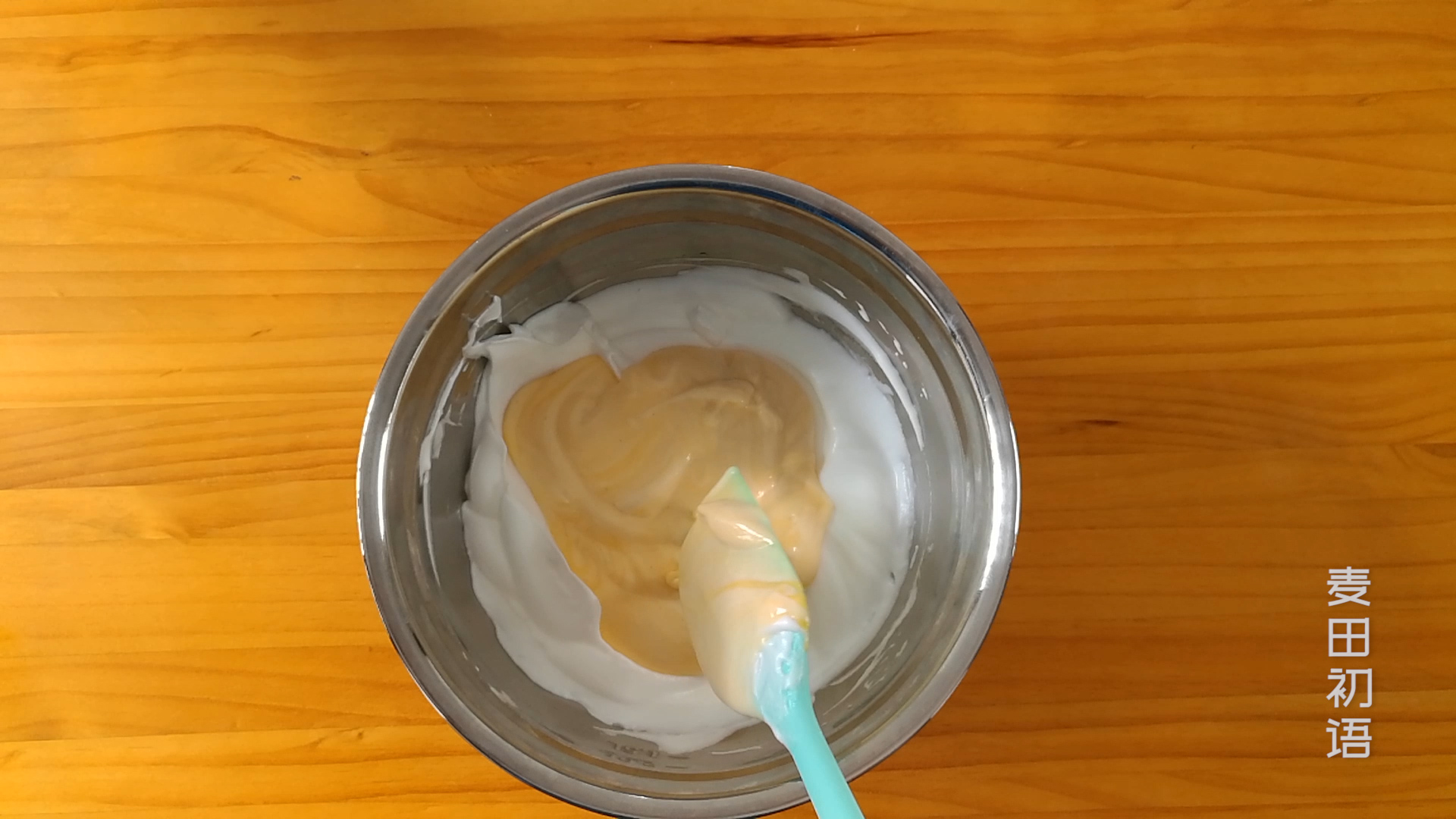 纸杯戚风蛋糕不塌不回缩的诀窍,用纸杯做戚风蛋糕湿乎乎的