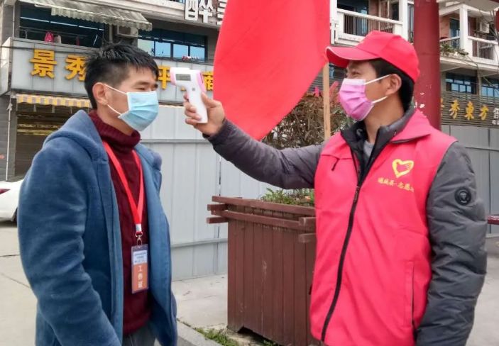 “小红帽”金鹏：“从身边的小事做起，从力所能及的事做起”