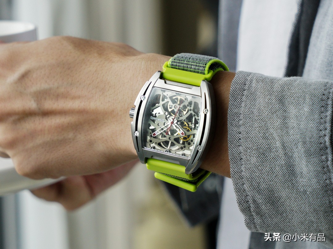 搭配大表盘手表的穿搭,表盘简约的手表穿搭