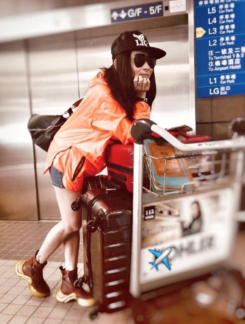 张柏芝三胎身材仍火辣，揭露娱乐圈产后恢复秘籍