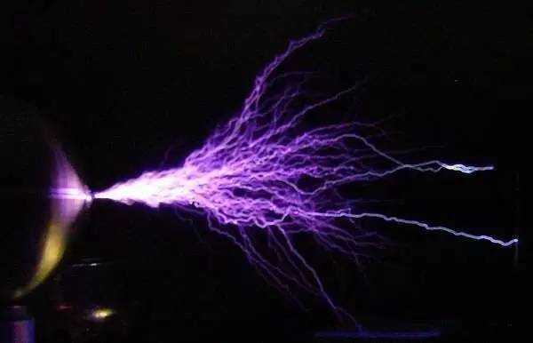 关于特斯拉线圈的视频,特斯拉线圈有什么有趣的