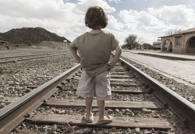 6岁孩子总是尿床怎么解决,6岁小孩尿床什么原因怎么解决