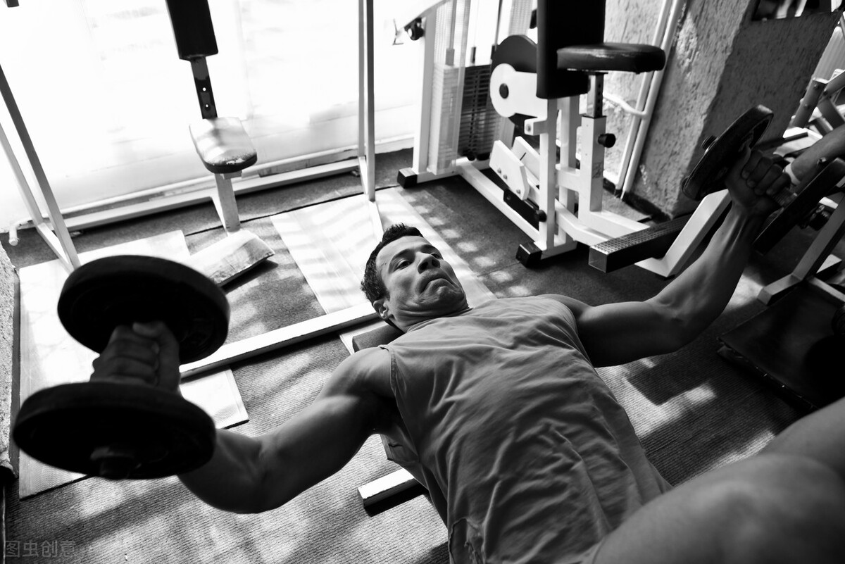 怎样锻炼胸大肌上部分,6个动作帮你练好紧致胸肌