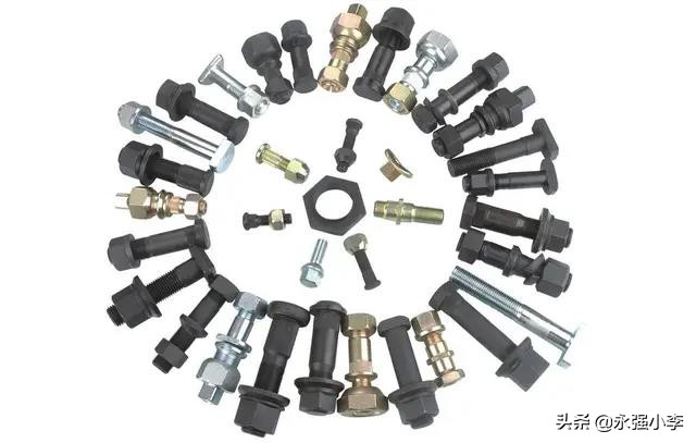 安装汽车轮胎螺丝应该如何操作,轮胎螺栓是怎么固定的