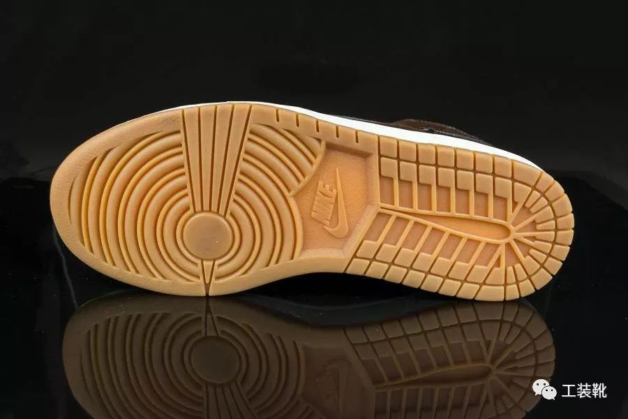 可能是耐克最咔叽最有质感的鞋——NikeLabDunkLuxBurnishd