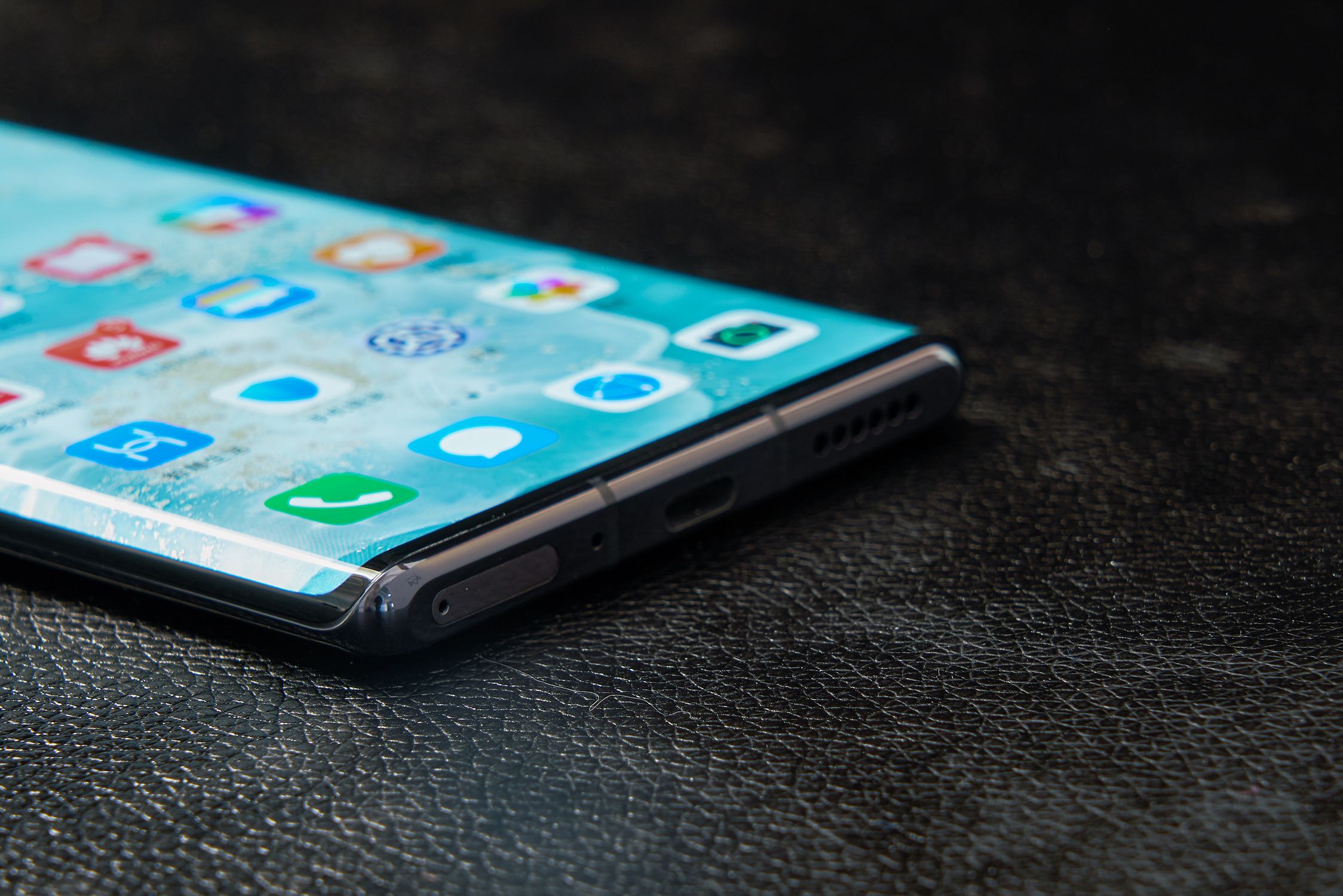 华为mate30pro屏幕评测,华为mate30pro深度评测最新