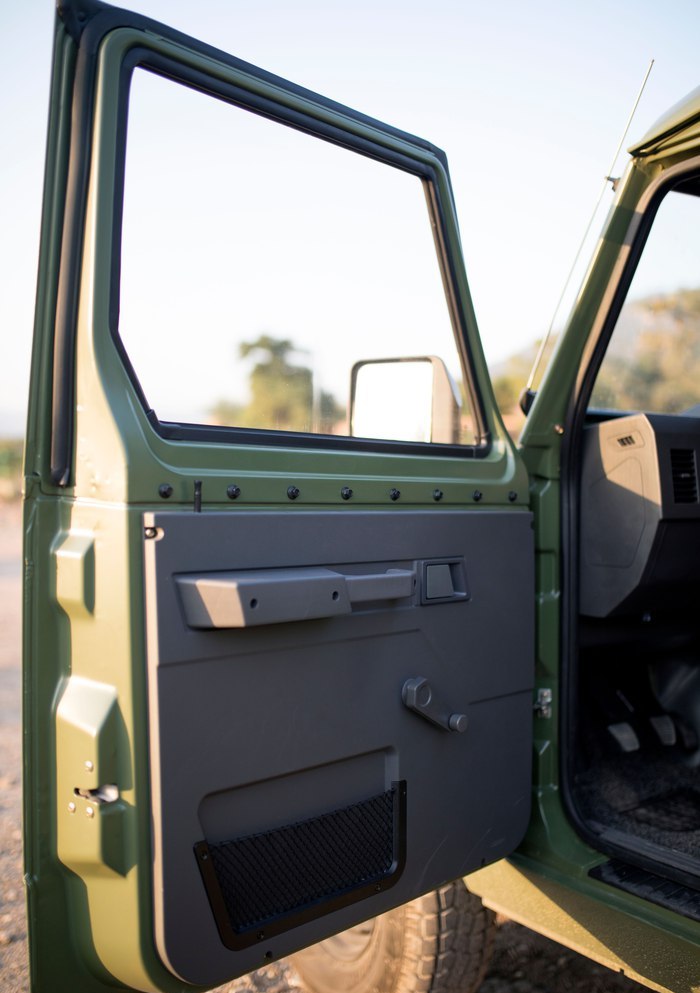 新版北汽勇士大五门6座,北汽勇士四门八座军用版