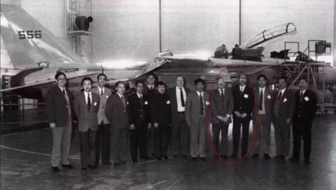 中国歼10a战斗机和以色列狮式对比,歼10和以色列幼狮的关系