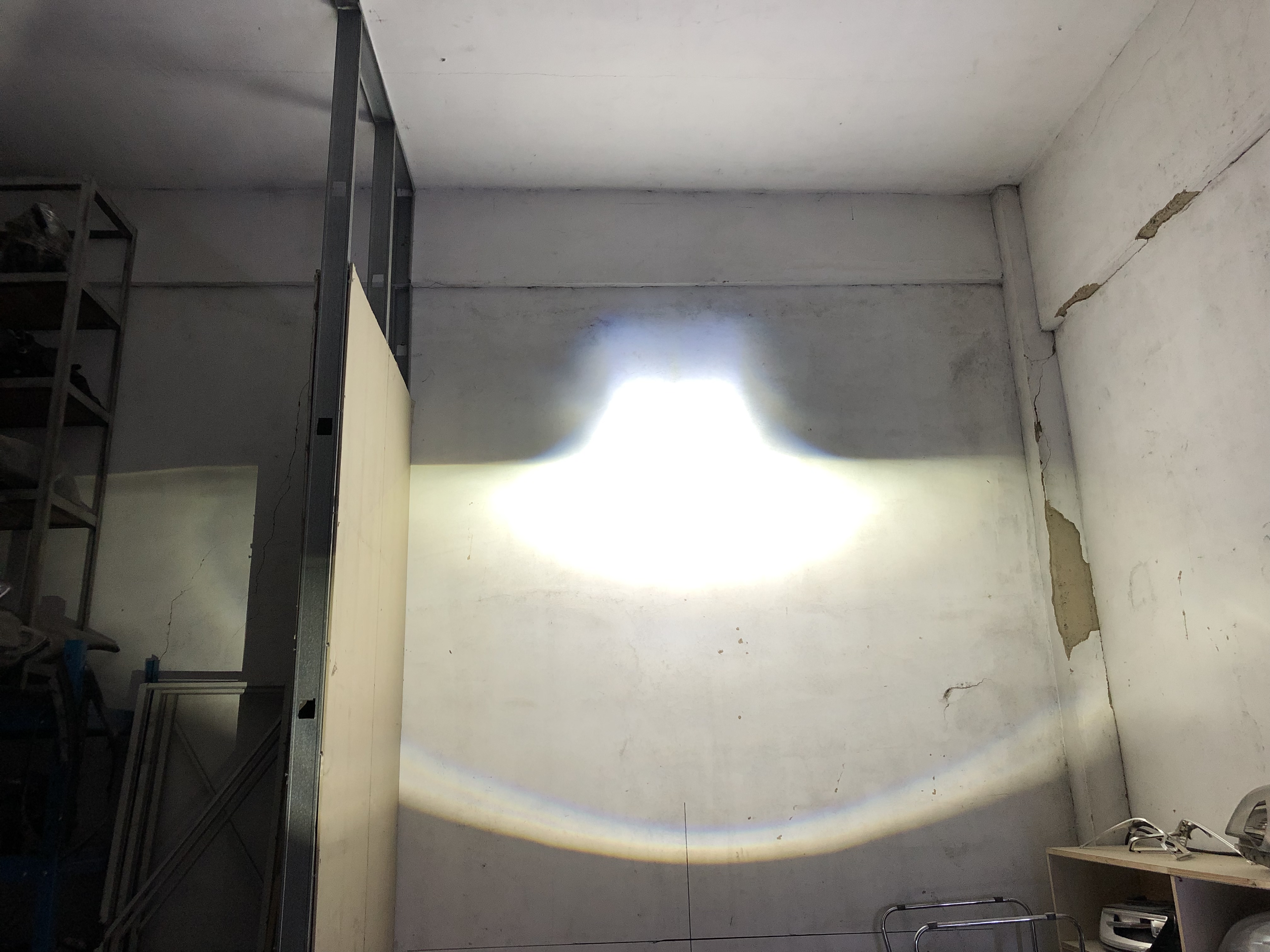 海拉五透镜适用的氙气灯,氙气灯led灯卤素灯哪个好