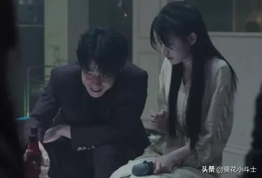 《扫黑风暴》比徐英子还可怜的女生，是那个深谙夜场规则的思思