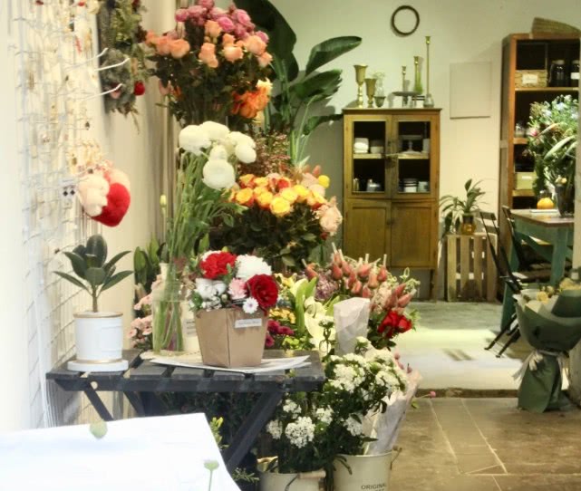 开花店一定要懂花艺吗,新开花店必备的花艺有哪些