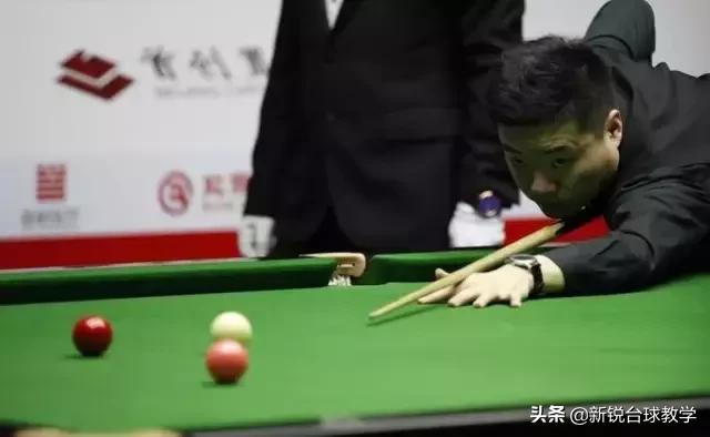 打台球的正确方法和技巧,打台球如何打赢对手