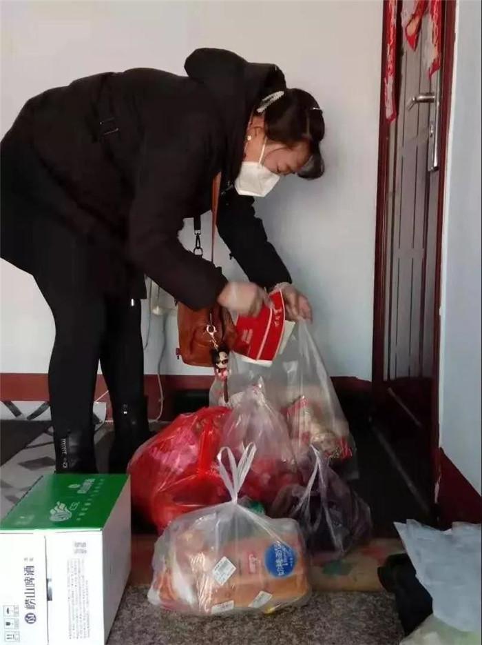 点滴能量助防疫志愿者们在行动,我们在一起防疫志愿者在行动