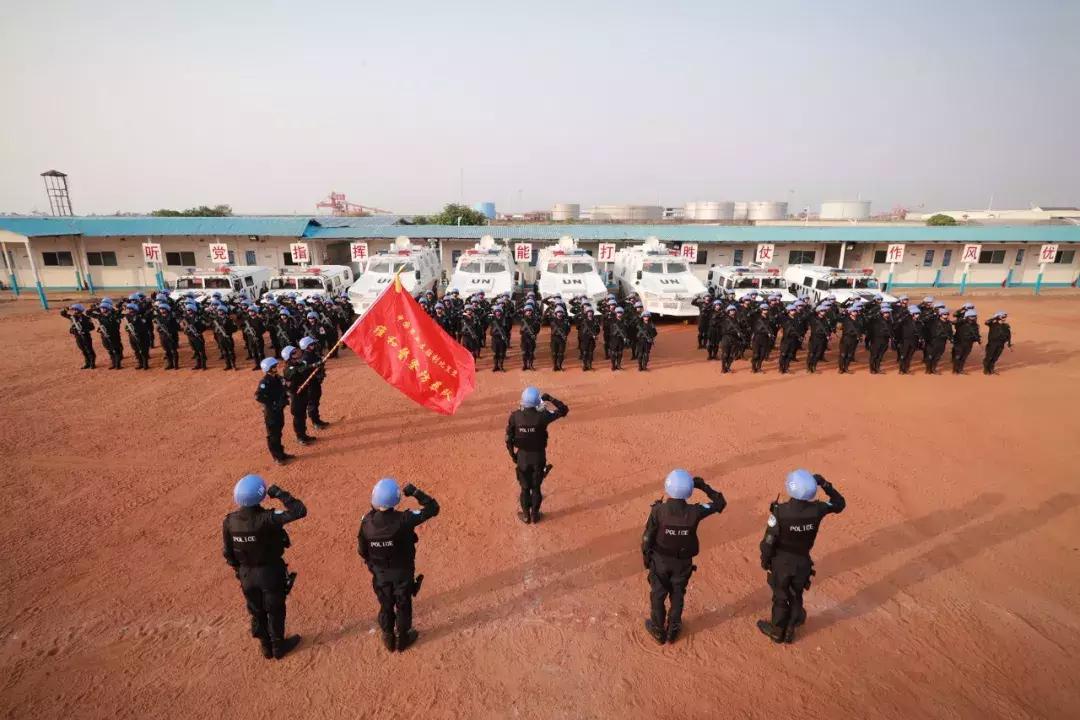 不穿军装的边防军人,军装公安边防